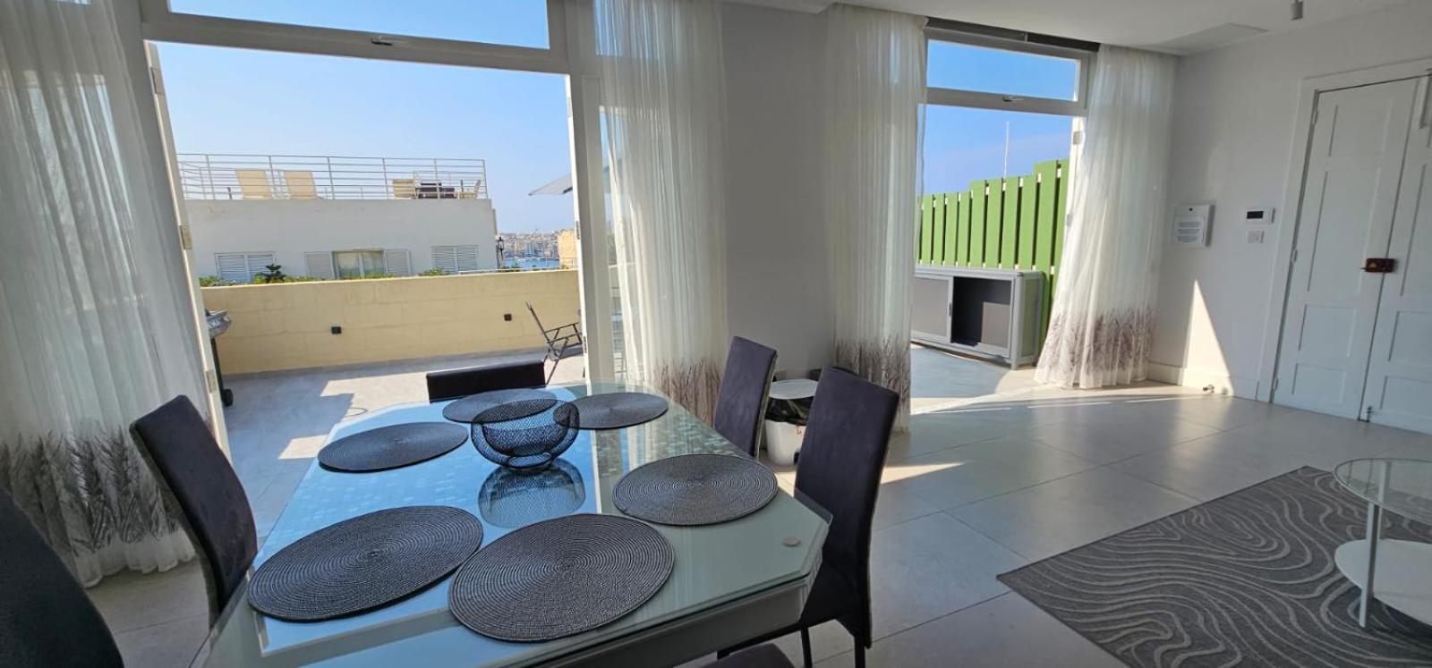 Penthouse Cathedral And Seaview Terrace V2