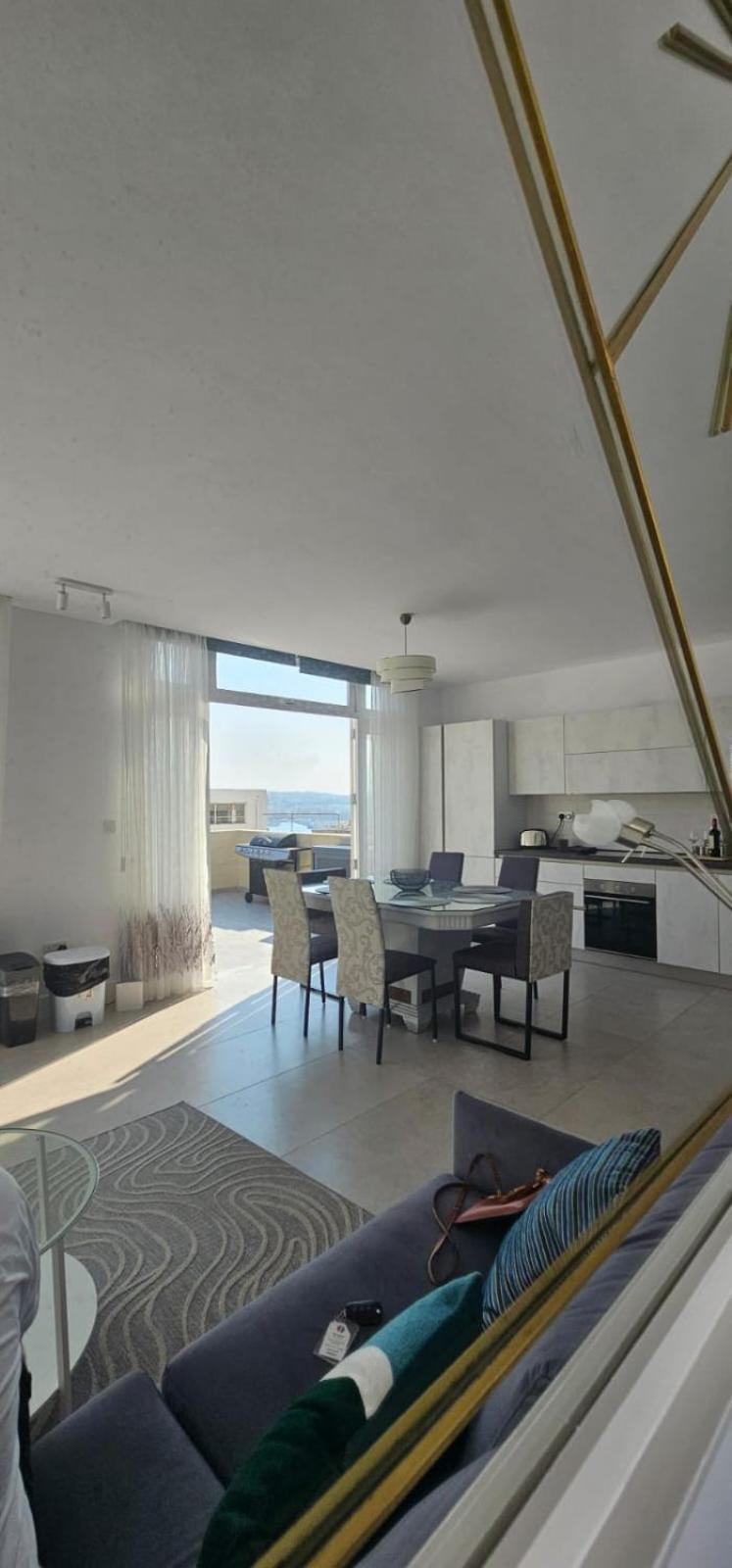 Penthouse Cathedral And Seaview Terrace V2 *