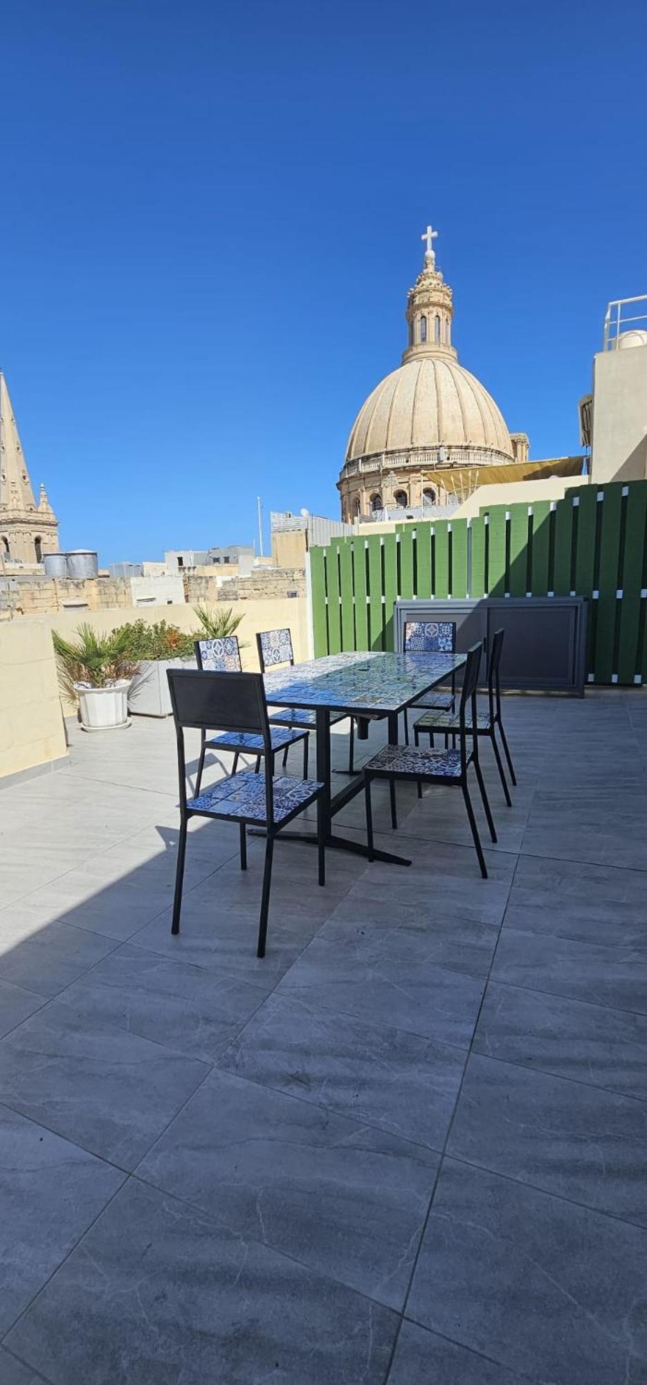 Penthouse Cathedral And Seaview Terrace V2